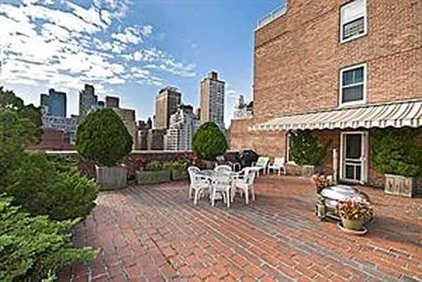 Sold by Douglas Elliman | media 24
