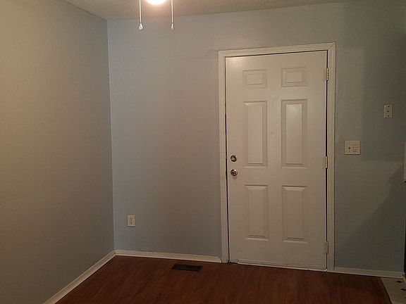 4th image of 709 N 70th Ter