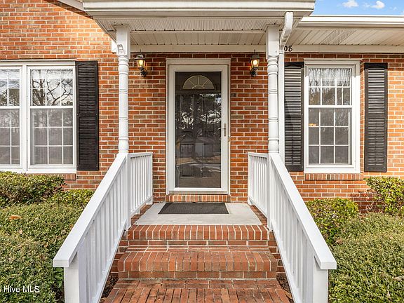 4th image of 2608 Northwoods Drive