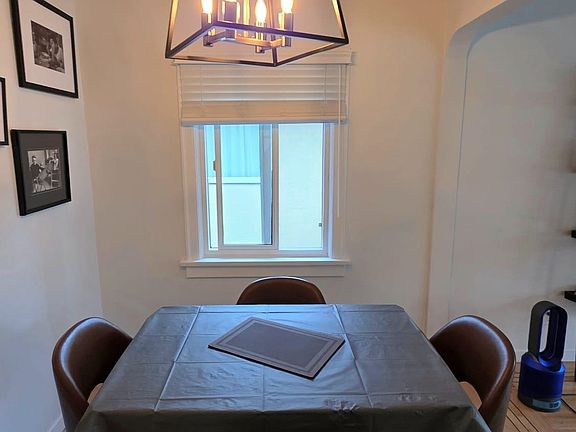 4th image of 2622 Charles St