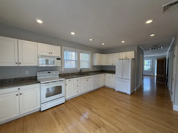 29 Dedham St, Revere, MA 02151