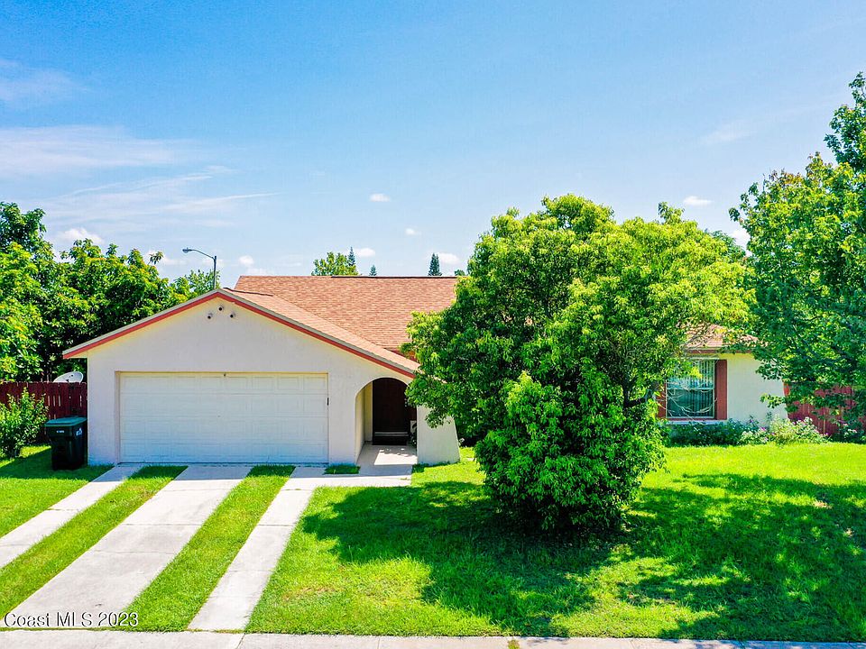 1st image of 12051 Club Woods Dr