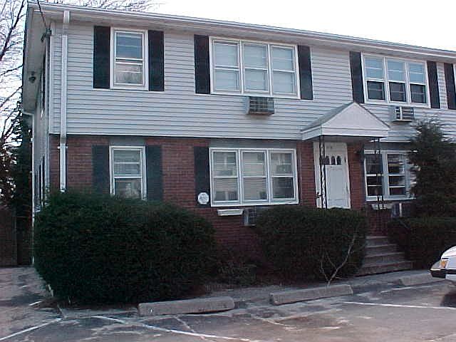 2nd image of 90 Fowler St APT 2R