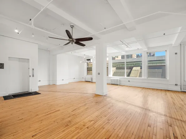 118 East 25th Street 8 image 2 of 11