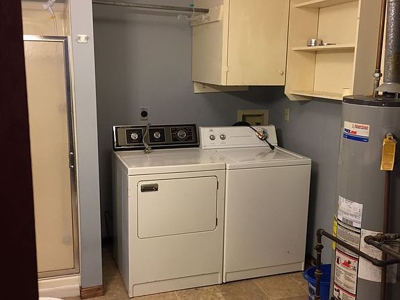 5th image of 902 Pennsylvania St