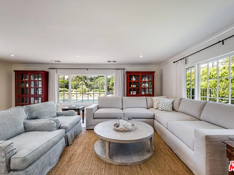 28925 Cliffside Dr — Photo 16