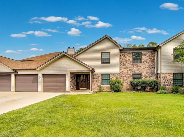 738 Hapsfield Ln #7A2, Buffalo Grove, IL 60089