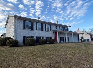 2290 Montagne Dr, Florissant, MO 63033