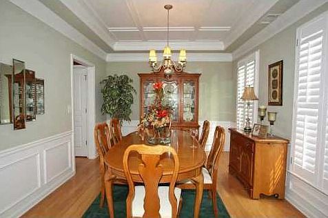 4th image of 145 Churchcliff Dr