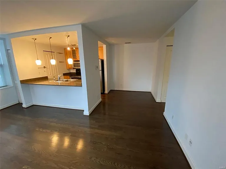5330 Pershing Ave #606 — Photo 5