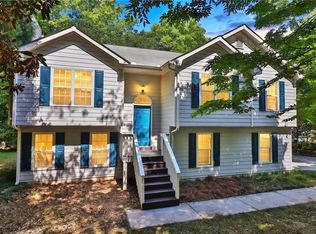 353 Fall View Ct, Winder, GA 30680