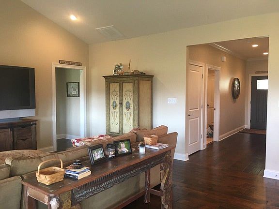 2nd image of 1041 Lauderdale Dr