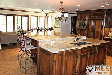 2nd image of 4216 Shannon Dr
