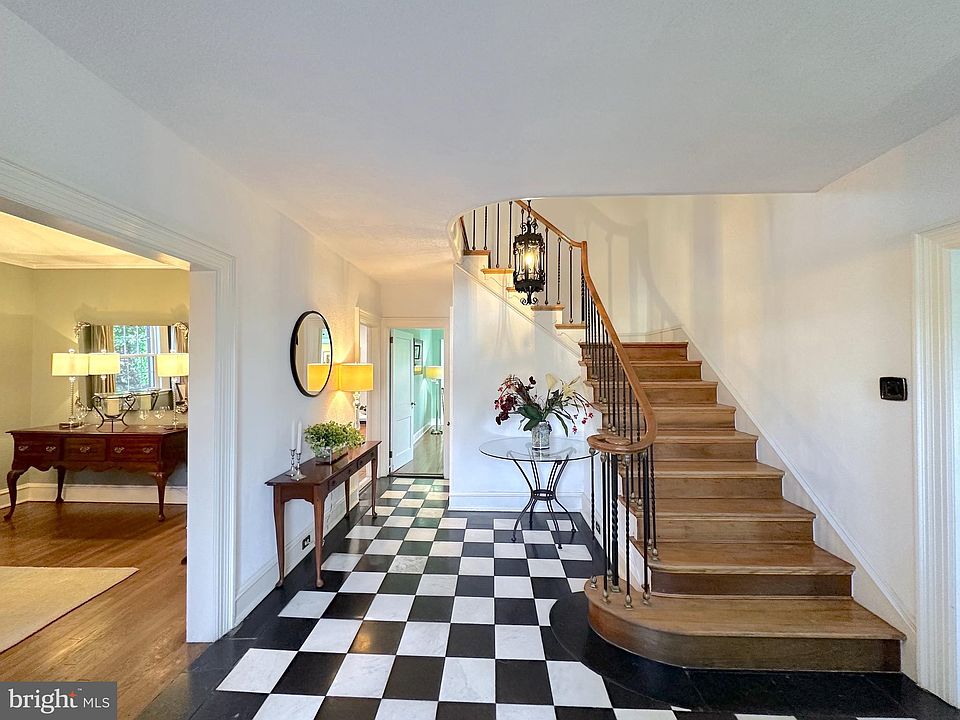 330 N Bowman Ave — photo 4
