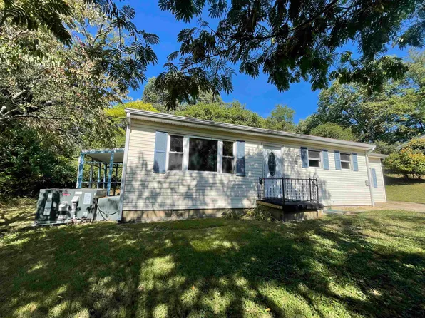 702 Winters Dr, Raceland, KY 41169