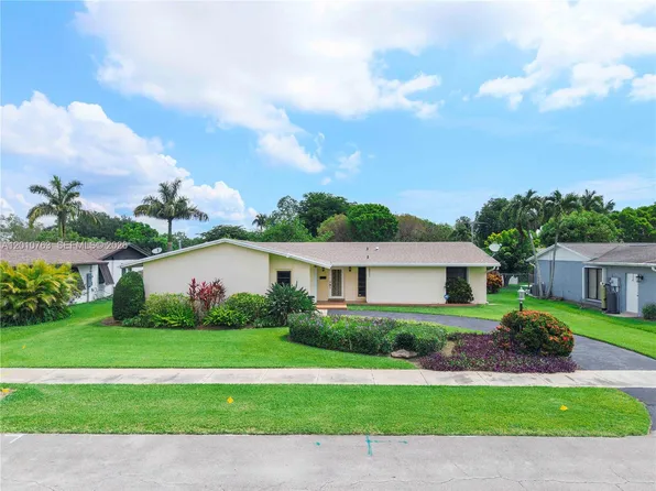 18535 SW 90th Ct, Cutler Bay, FL 33157