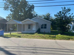 705 E Ireland St, Seguin, TX 78155