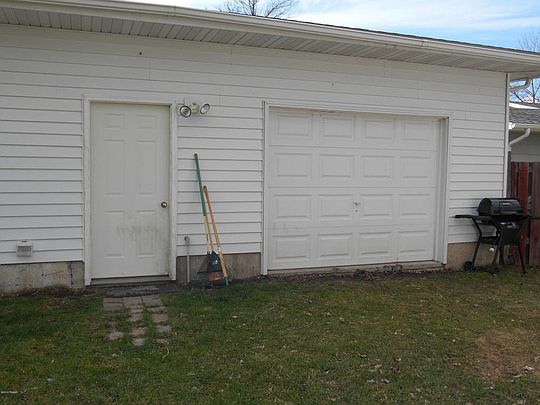4th image of 1119 2nd St W