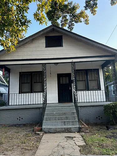 609 W 46th St Photo 1
