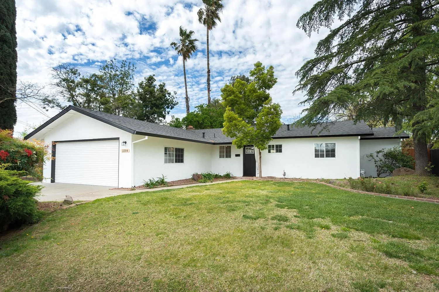 2304 Jean Dr photo 1