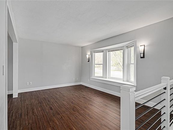 5th image of 7613 NW 73rd St