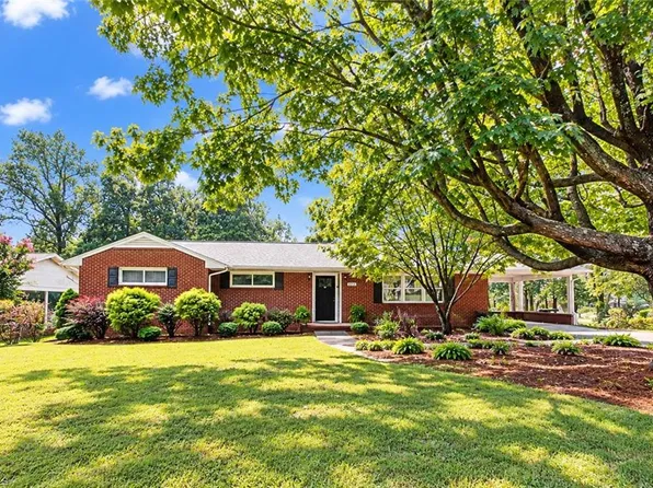 1118 Oakdale St, Asheboro, NC 27203