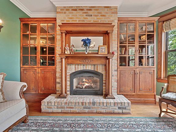 5th image of 4613 N Malden St