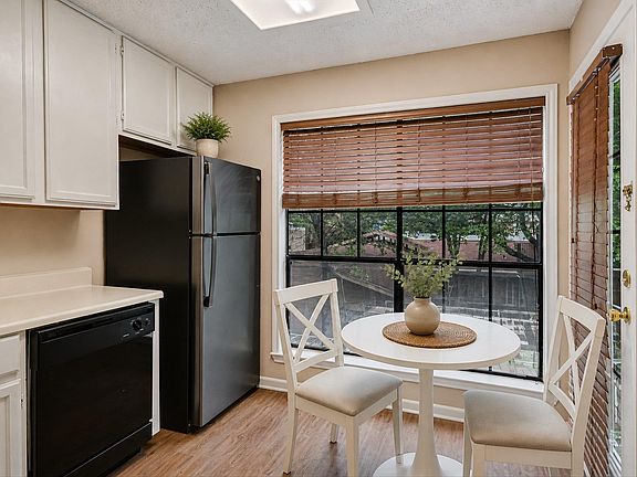 3rd image of 715 W 22nd 1/2 St APT 204