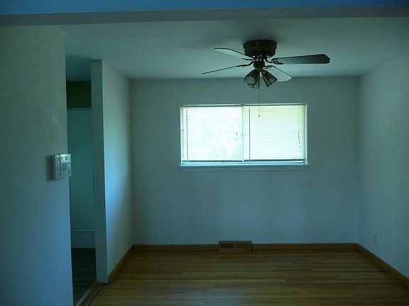 3rd image of 253 Alma Dr