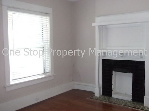3rd image of 21 E 32nd St APT 1E