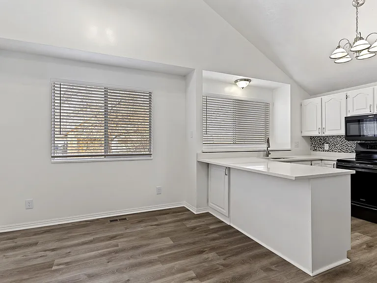 1806 N 350 W — Photo 8