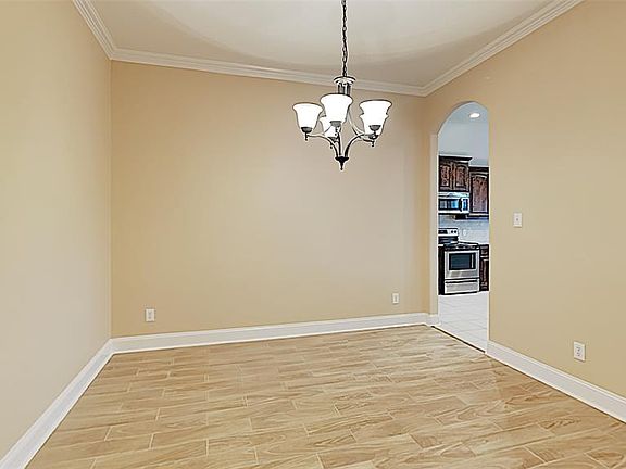 3rd image of 11600 Mathew Ln