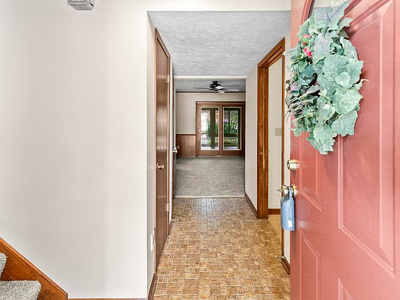 3rd image of 2913 Redwing Cir