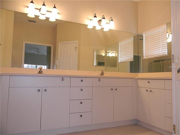 5th image of 1178 Live Oak Cir