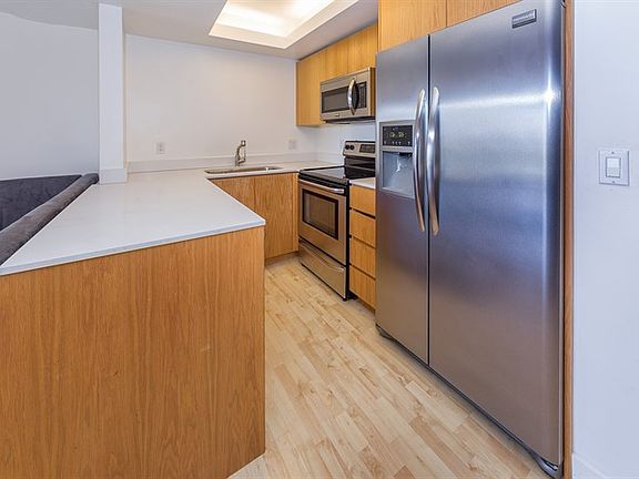 3rd image of 1517 E Garfield Ave APT 49