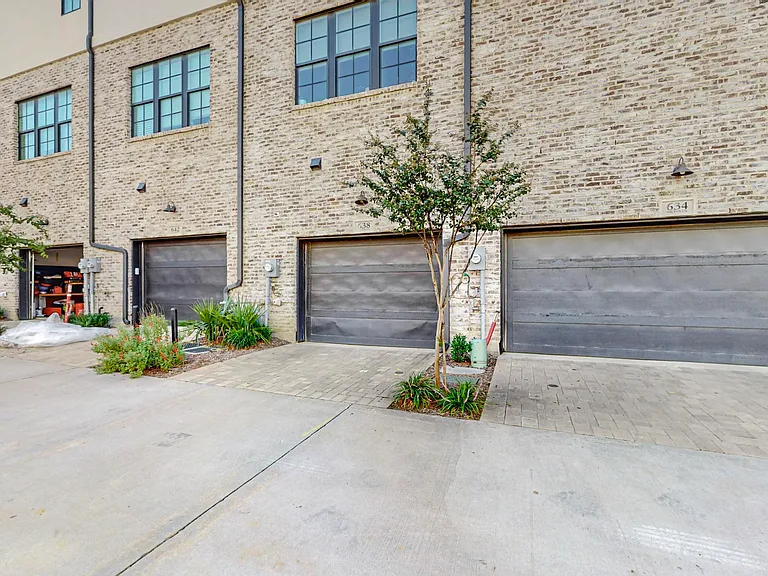 638 Dalton Ln #802 — Photo 41