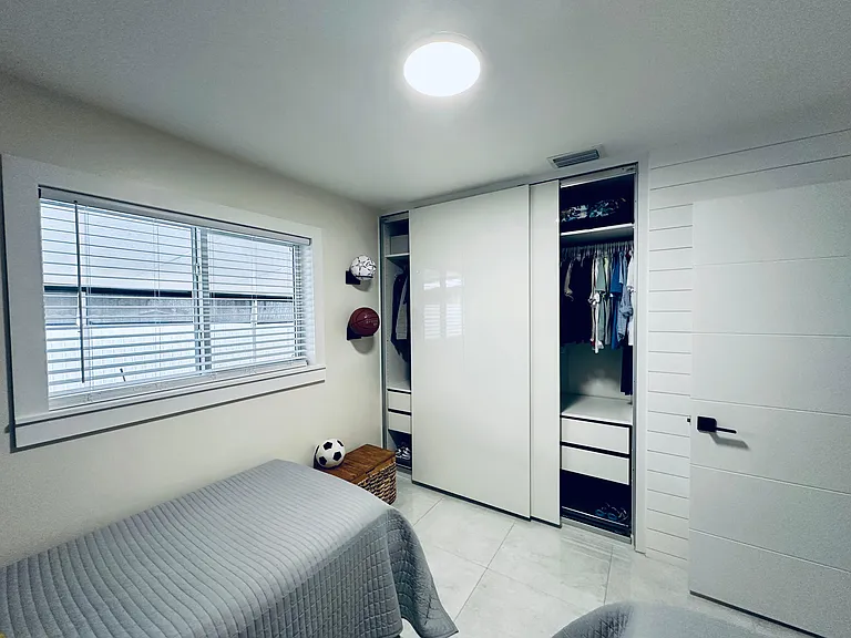 NW 87th Pl — Photo 18