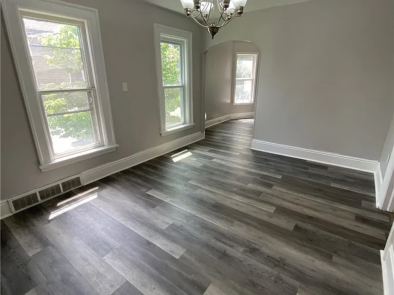 811 Columbus Pkwy — Photo 6