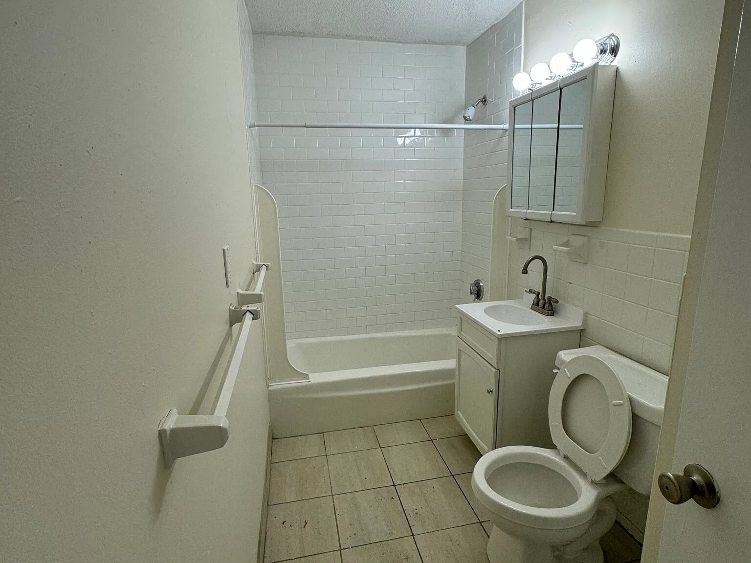 2 bed, $2,800 — Photo 3