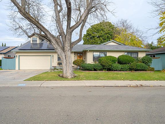 3rd image of 1955 W Portola Ave