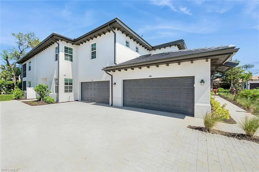 3 bed, 2.0 bath, 1710 sqft, $5,400 — Photo 2