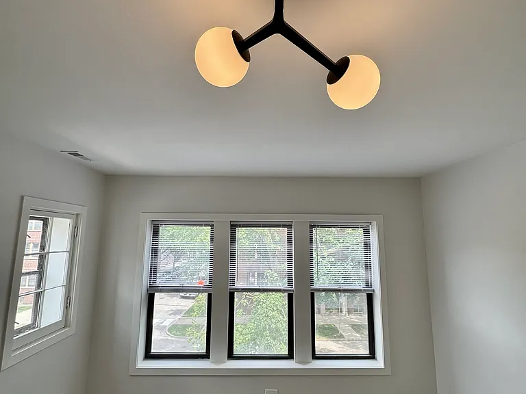 1635 W Cornelia Ave #2 — Photo 7