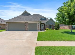 11312 NW 101st St, Yukon, OK 73099