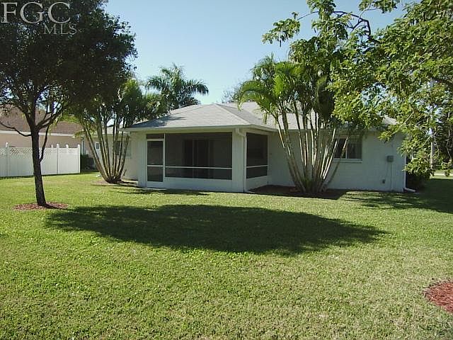 2nd image of 709 SE 20th Pl
