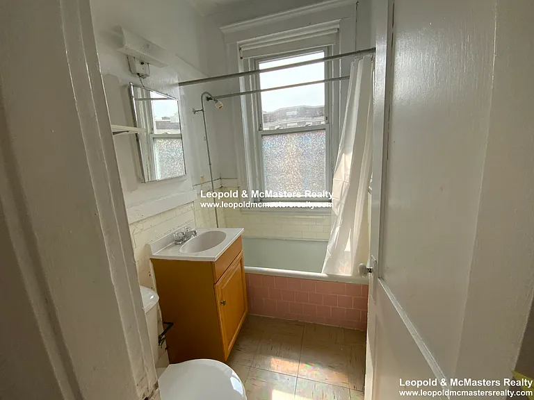Kelton Street Apartments — Photo 19