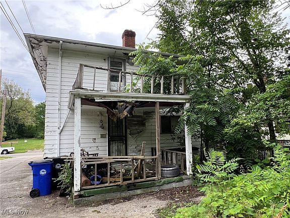 3rd image of 3262 E 130th St