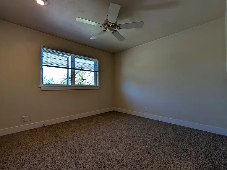 2474 Willamette Aly — Photo 14