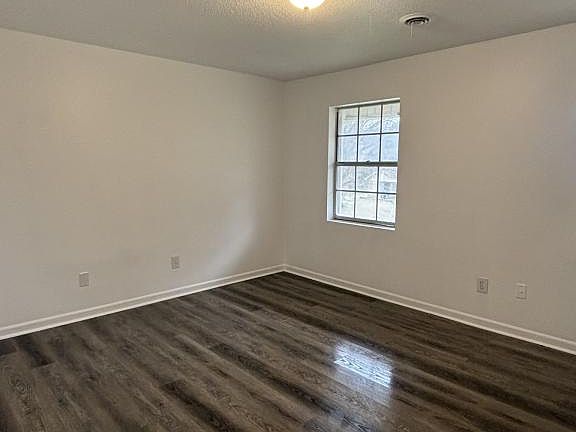 2nd image of 33 Bellmeade Jackson Ln