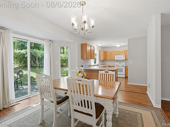 5th image of 443 Natures Cove Ct