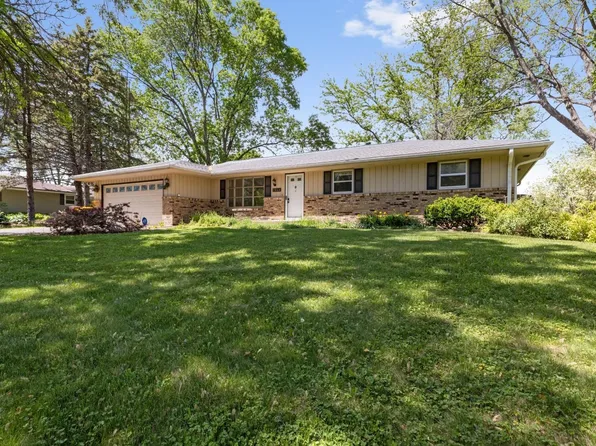 5864 Dover Rd, Rockford, IL 61109